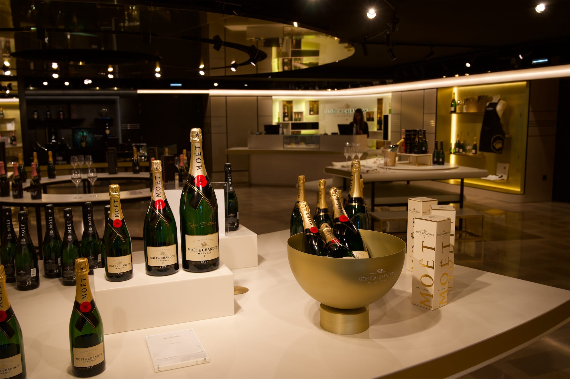 Alla scoperta dello Champagne: tra vigneti, bollicine e pittoreschi paesi
